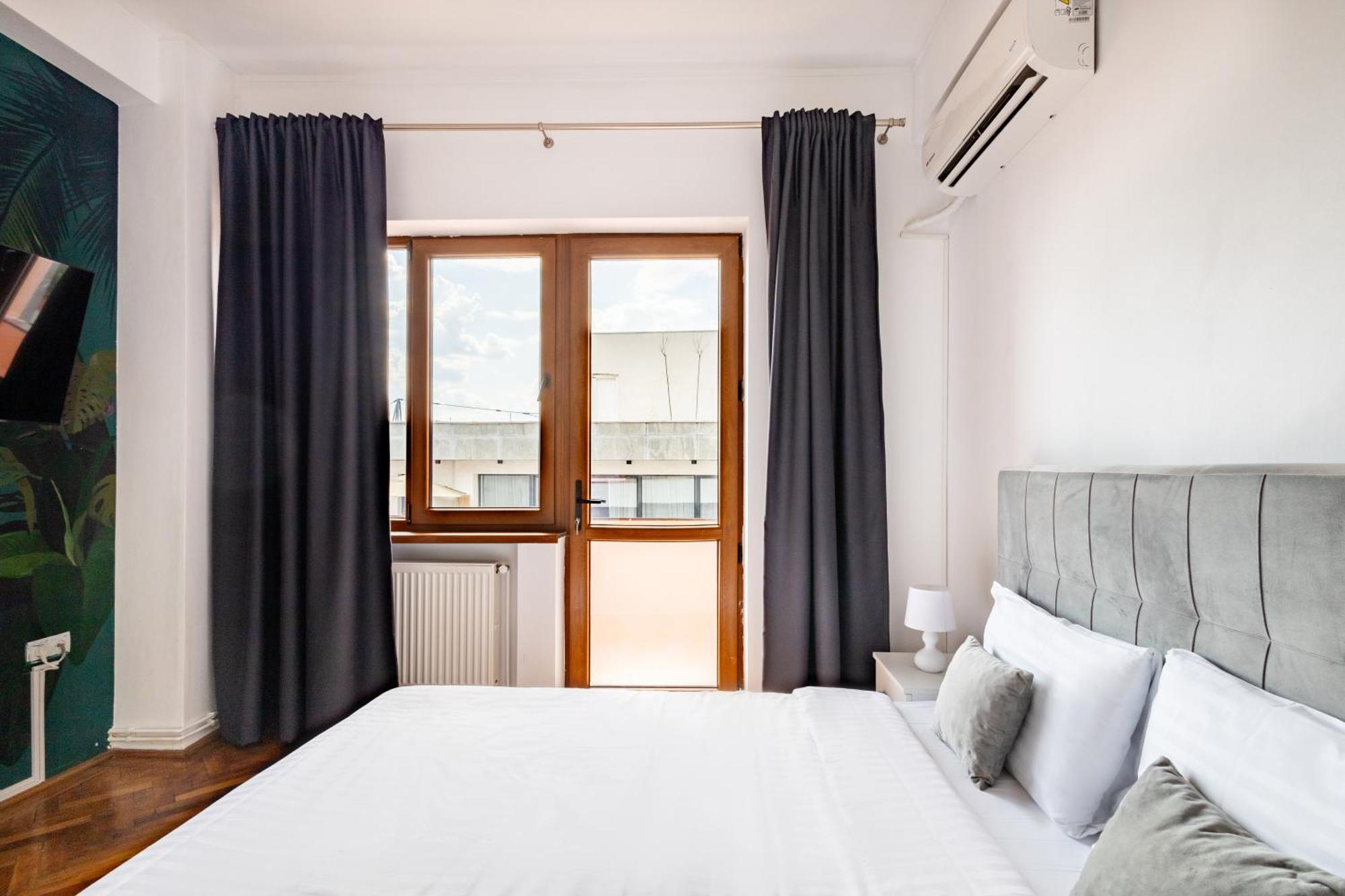 Downtown Victoria Apartments By Citybookings บูคาเรสต์ ภายนอก รูปภาพ
