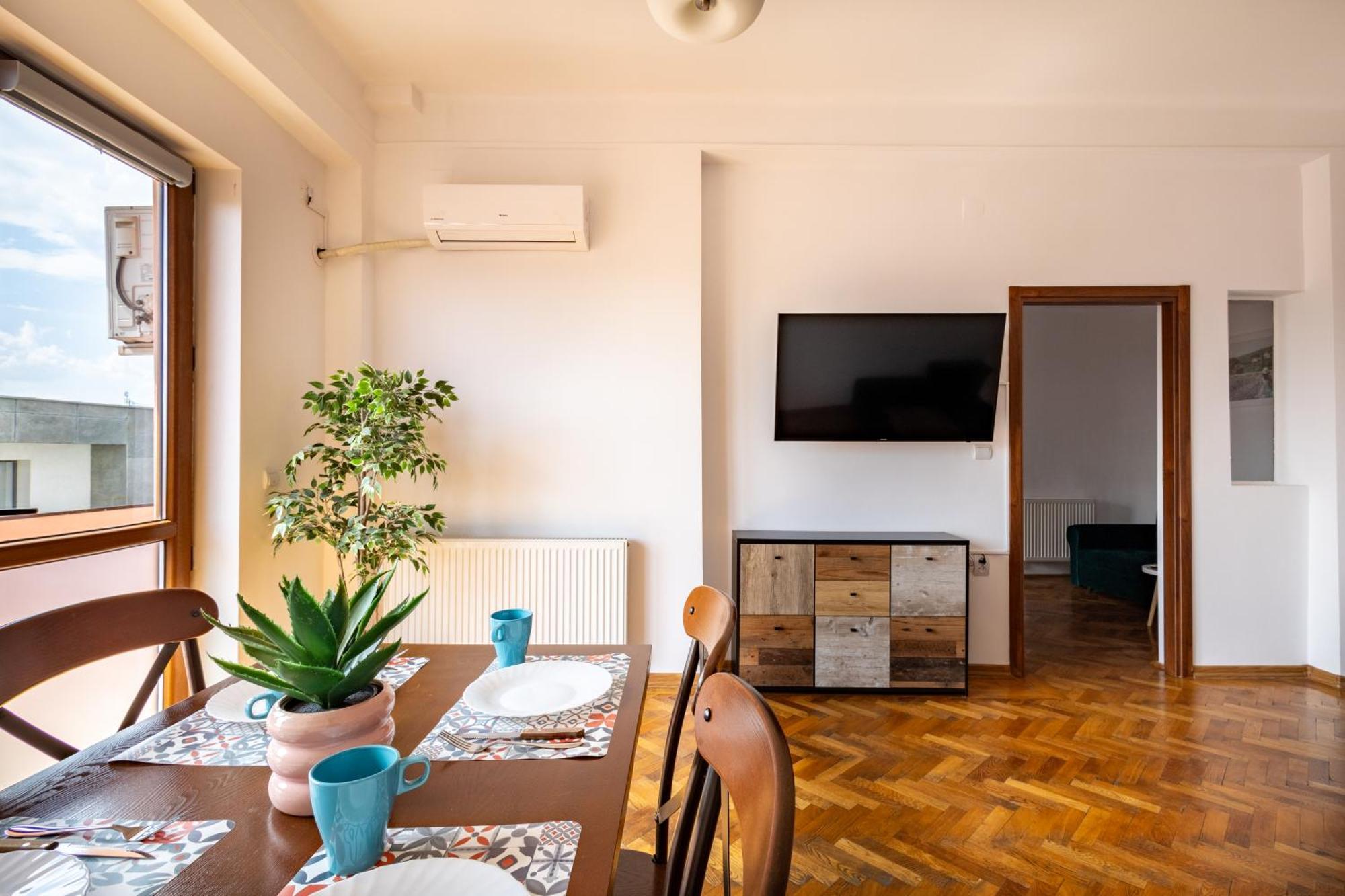 Downtown Victoria Apartments By Citybookings บูคาเรสต์ ภายนอก รูปภาพ