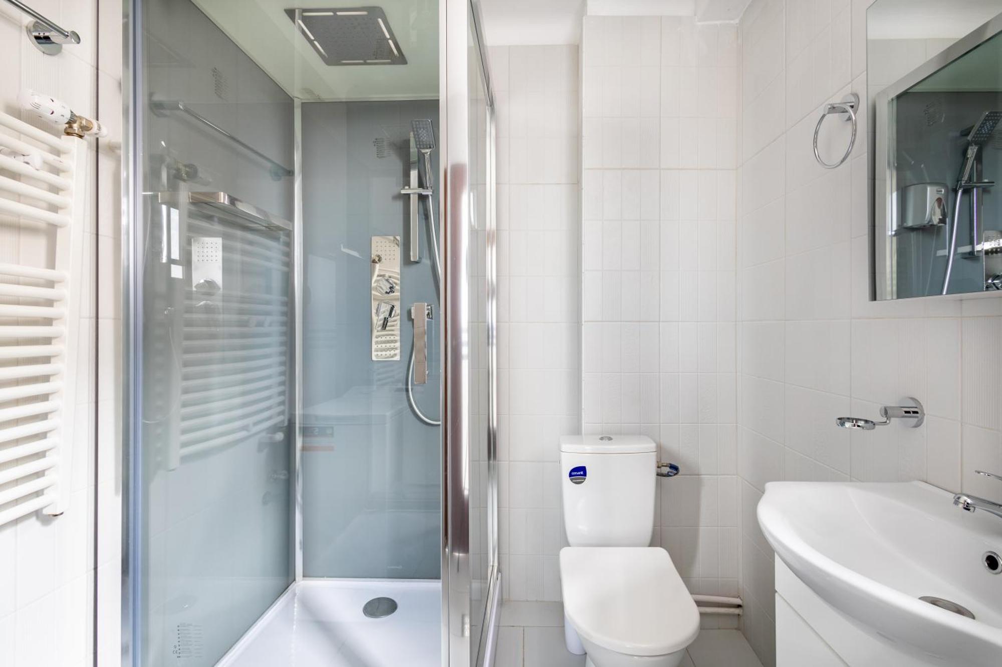 Downtown Victoria Apartments By Citybookings บูคาเรสต์ ภายนอก รูปภาพ